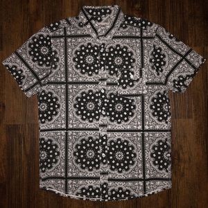 Scout Paisley Print Short Sleeve Button Down Shirt Medium